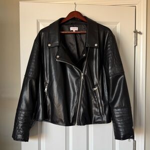 NWT black faux leather moto jacket. Size 4x.